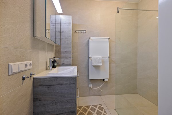 Medium property photo - Nida Senffstraat 159, 1095 MX Amsterdam
